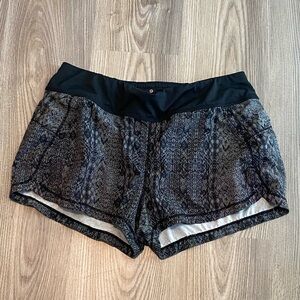 Athleta Lined Black Gray Athletic Short Women’s size Medium Running Gym